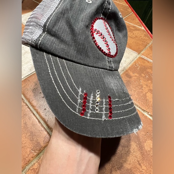 LeeLee Rox Swarovski Crystal Baseball Cap - Picture 2 of 12